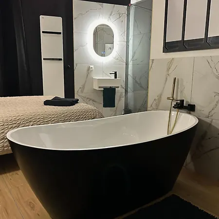 L Evazion Jacuzzi *