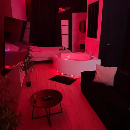L Evazion Jacuzzi גרנובל